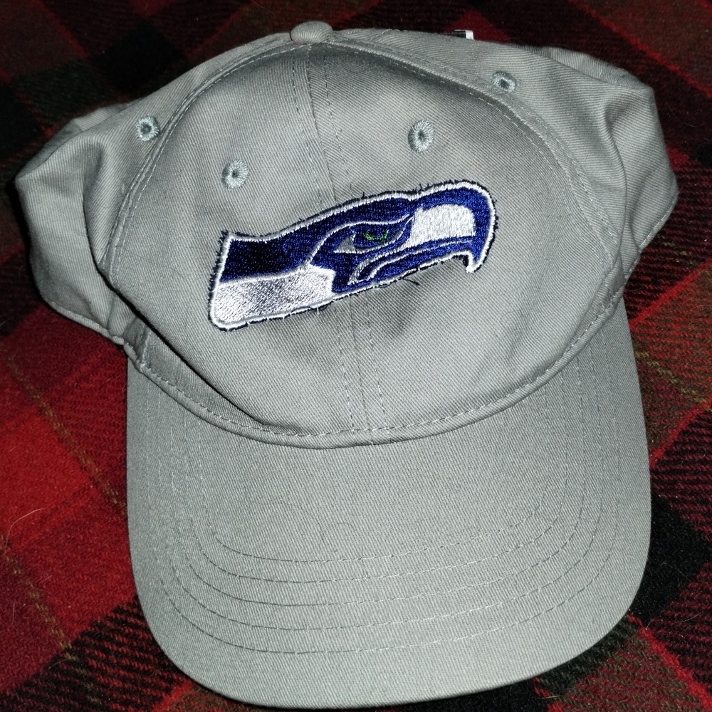 Gray Seahawks baseball hat